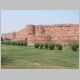 37. de muren van Agra Fort.JPG